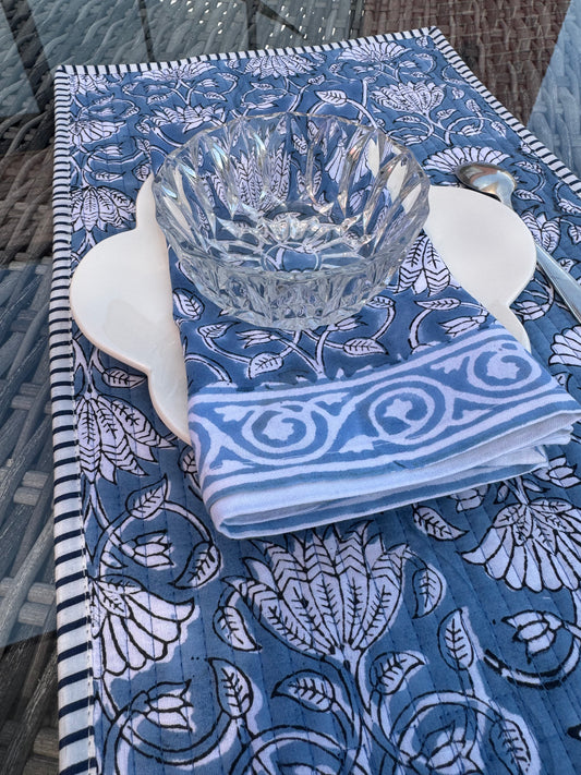 serviette de table LOTUS bleue.