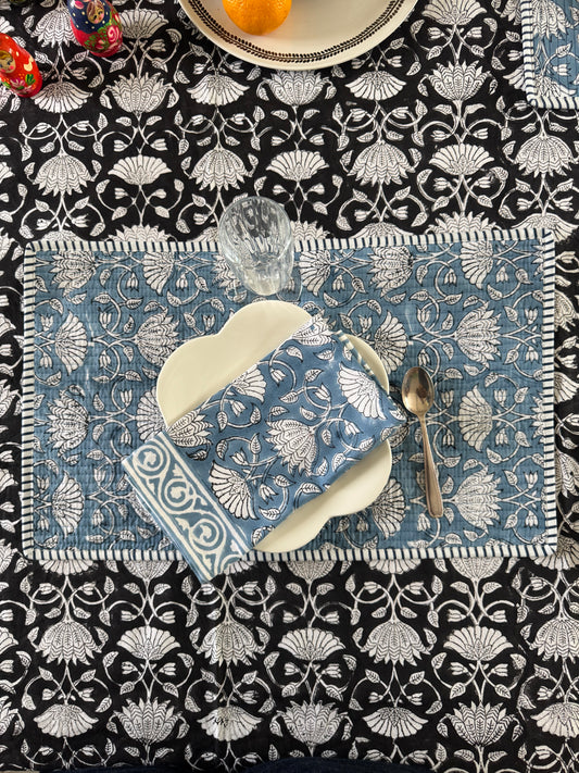 serviette de table LOTUS bleue.
