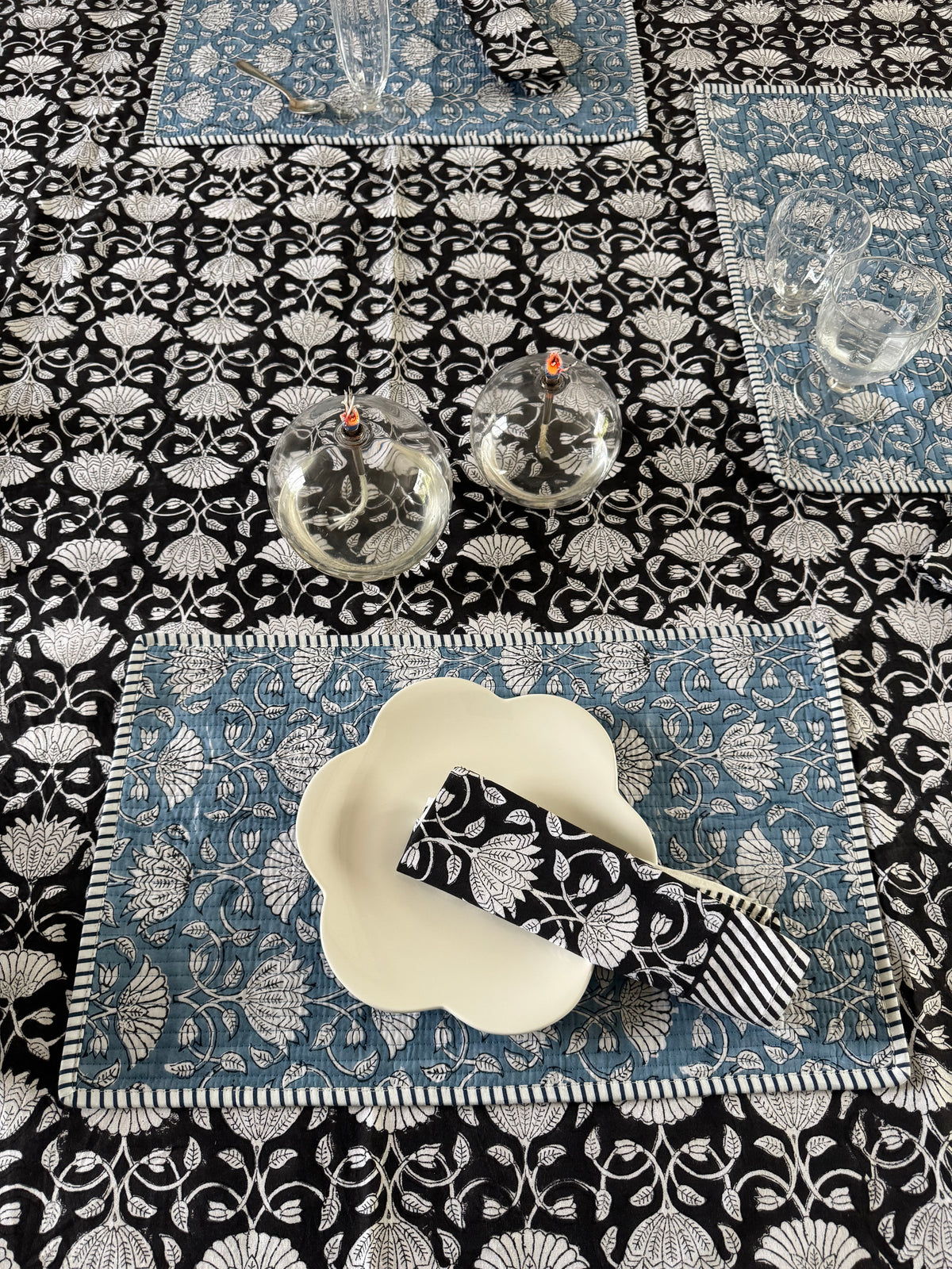 Nappe LOTUS noire