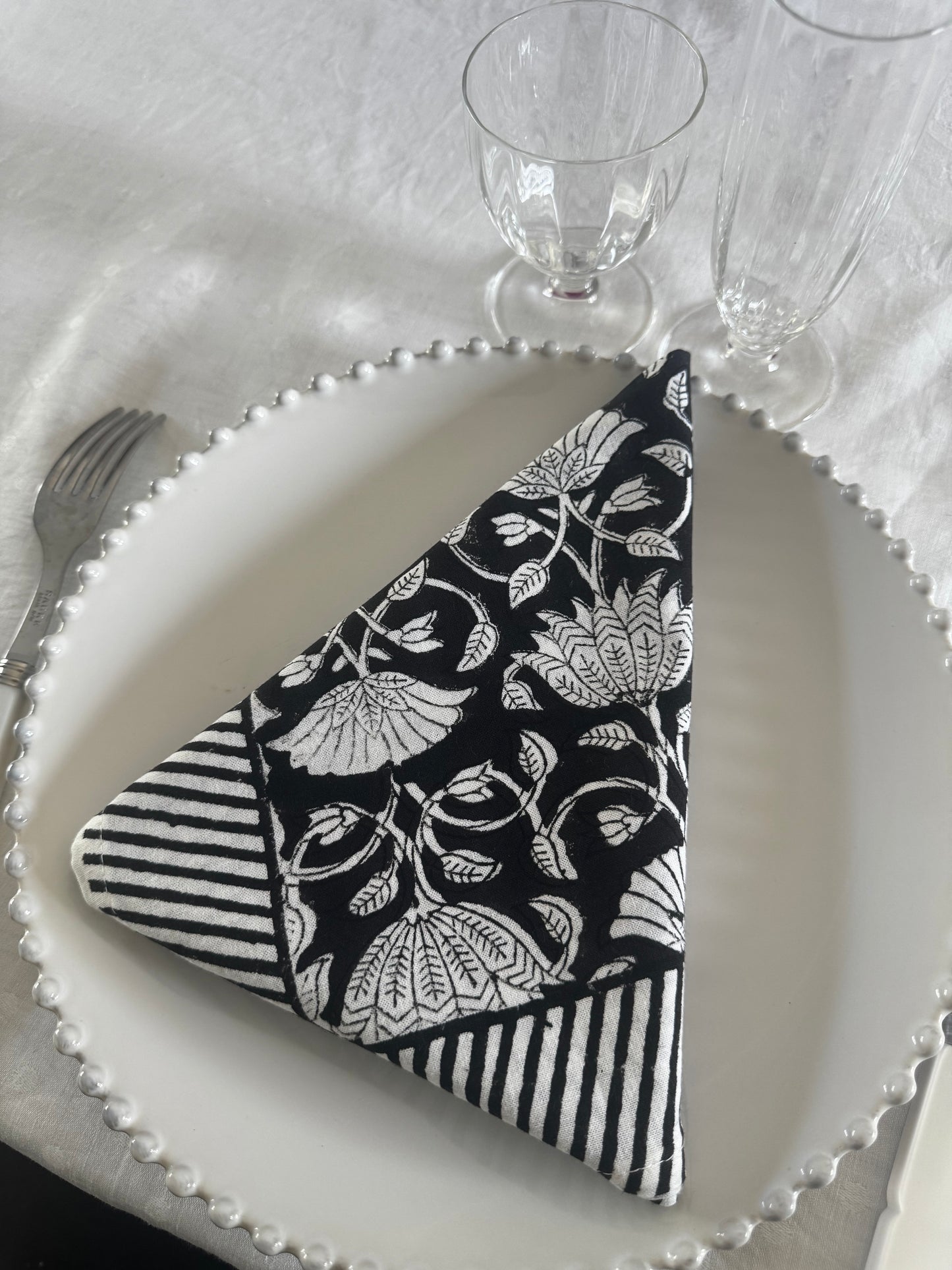 serviette de table LOTUS noire