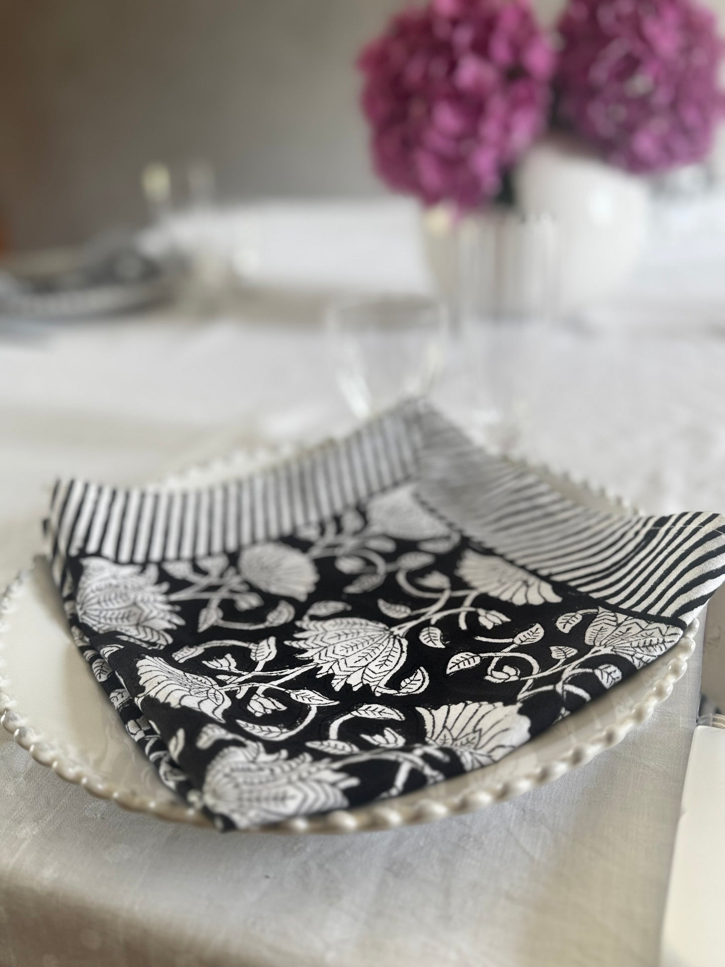 serviette de table LOTUS noire